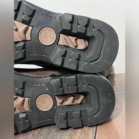 UGG Hartsville Brown Boots Mens size 9 - Picture 10 of 11